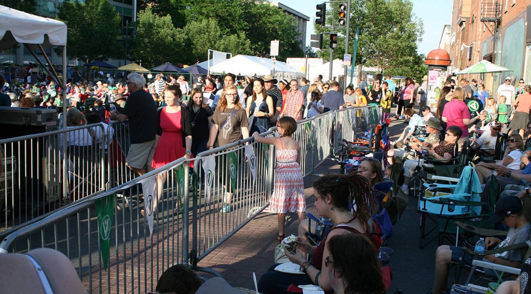 Hot sale road safety metal pedestrian used crowd control barrier