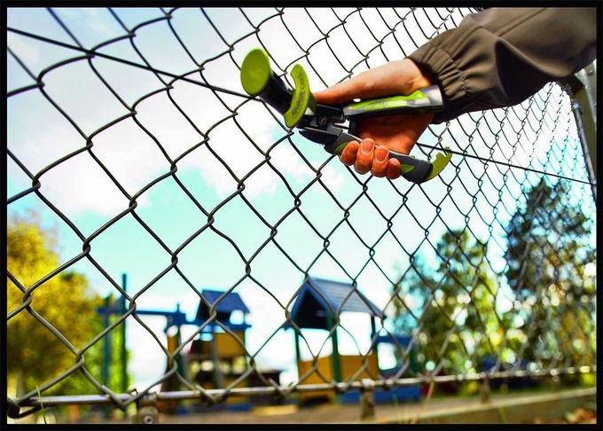 PVC Coated galvanized Chain Link Fence , Football field fence, basketball filed fence and Sport yard fence 0